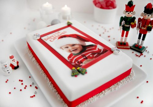 No more boring Christmas cakes! No more boring Christmas cakes!
